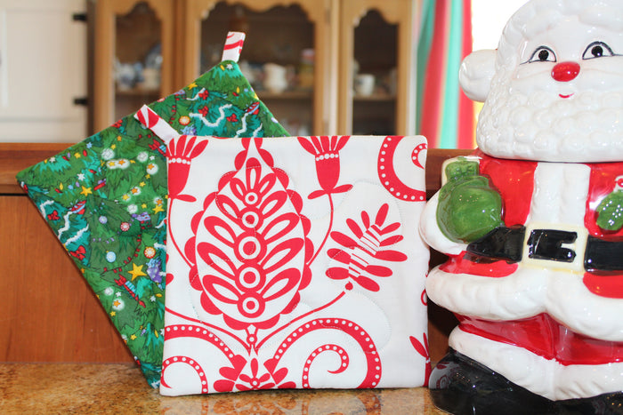 O Christmas Tree Potholder-The Blue Peony-Category_Pot Holder,Color_Green,Color_Red,Department_Kitchen,Pattern_Graphic,Size_Traditional (Square),Theme_Christmas