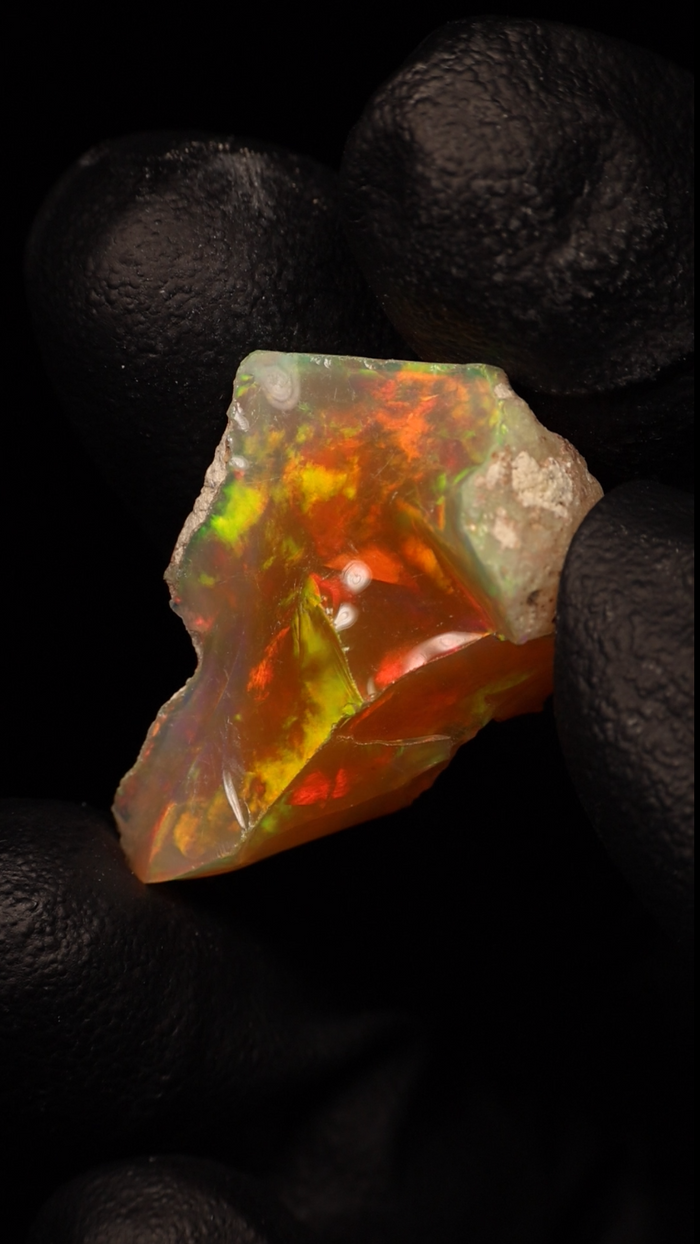 2.70g Rough Ethiopian Jewelry Grade Welo Opal