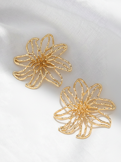 Openwork Flower Stud Earrings