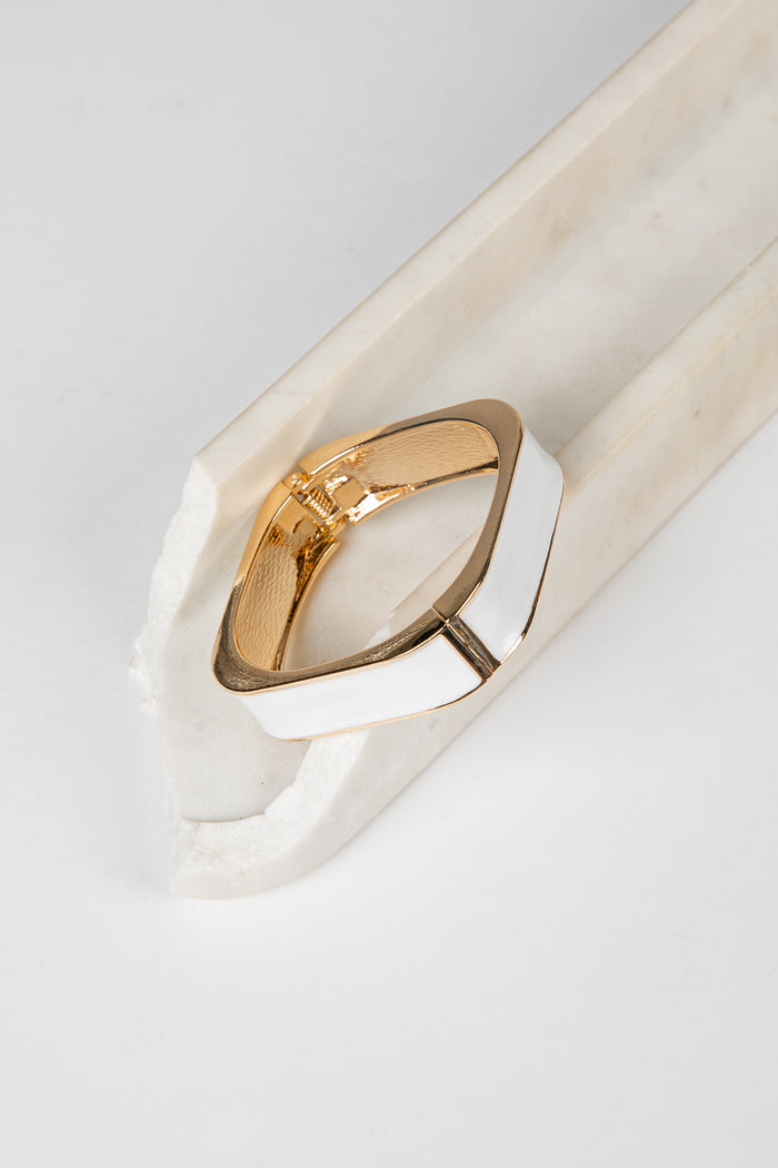 Picture of a White bracelet