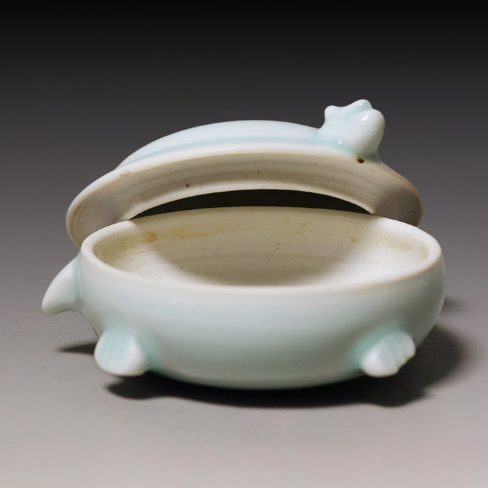 Ming Dynasty, Turtle Shaped Lidded Ceramic Box, Light Blue Glaze