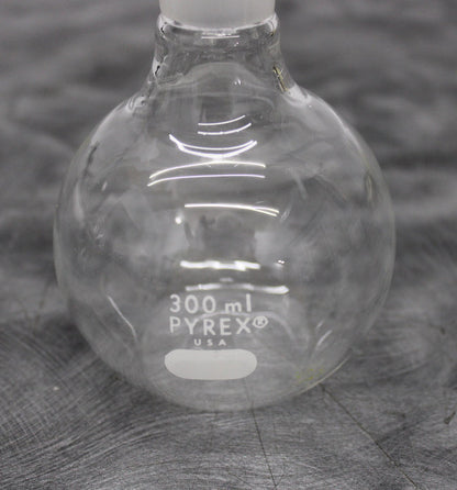 Pyrex 300mL Flat Bottom Recovery Flask 24/40 and Three-Way Claisen Adapter 19/22