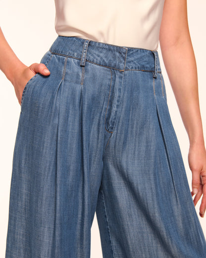 Oscar Chambray Pleated Pant