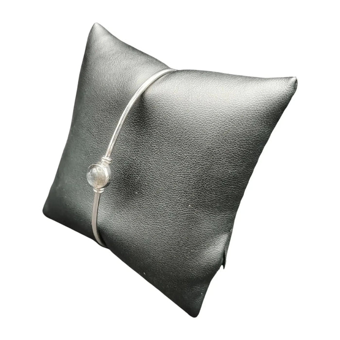 This is the side view of this Labradorite gemstone cuff bracelet